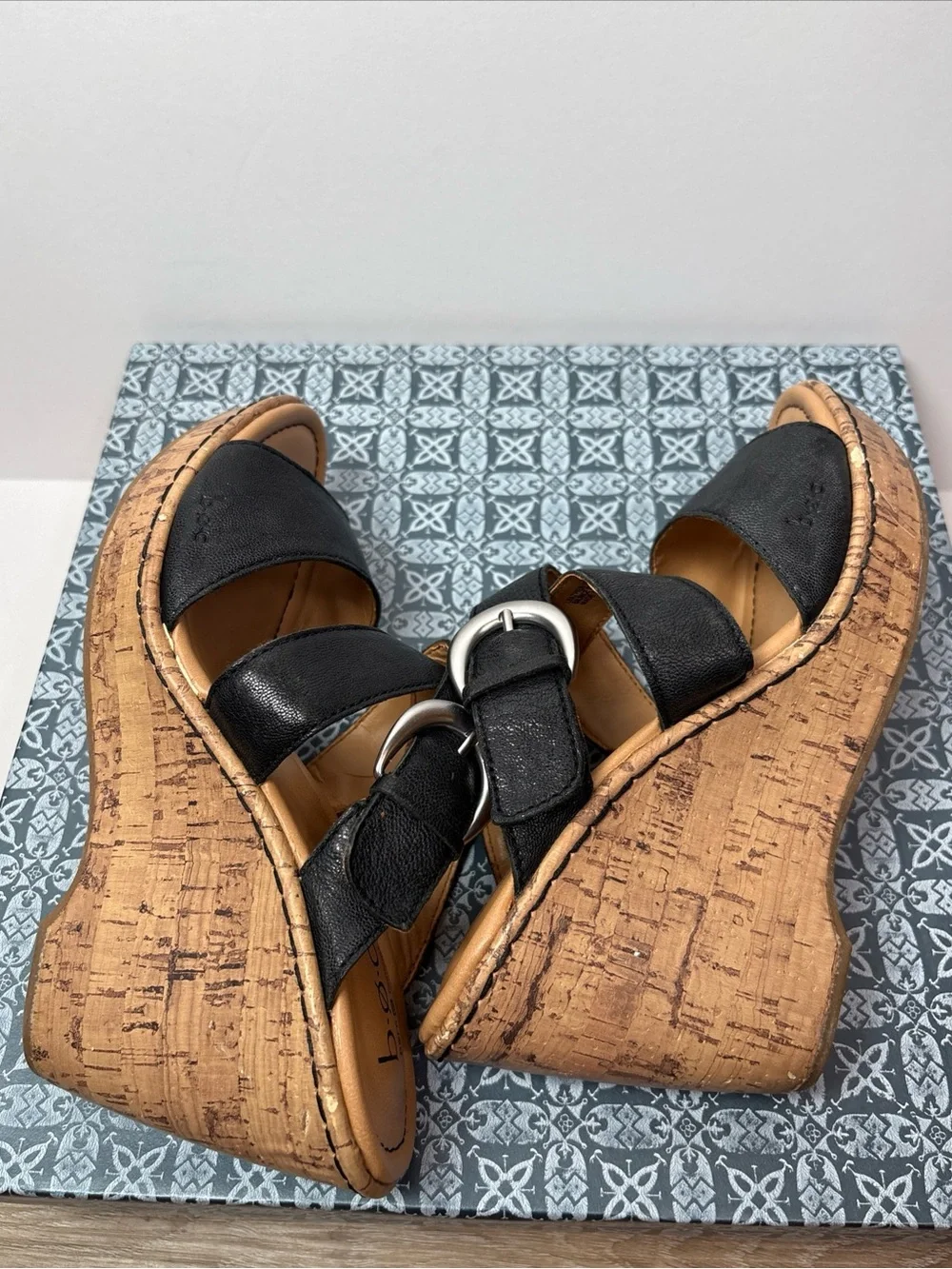 b.o.c Born Black Leather Cork Wedge Buckle Strap Sandals Women’s US 9 M